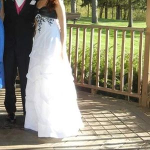Prom dress with black detailing